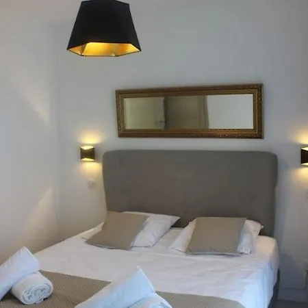 Di Aurelia 19 Personnes Piscine Jacuzzi Hammam *